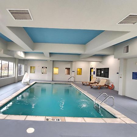 Days Inn & Suites By Wyndham Russellville Εξωτερικό φωτογραφία