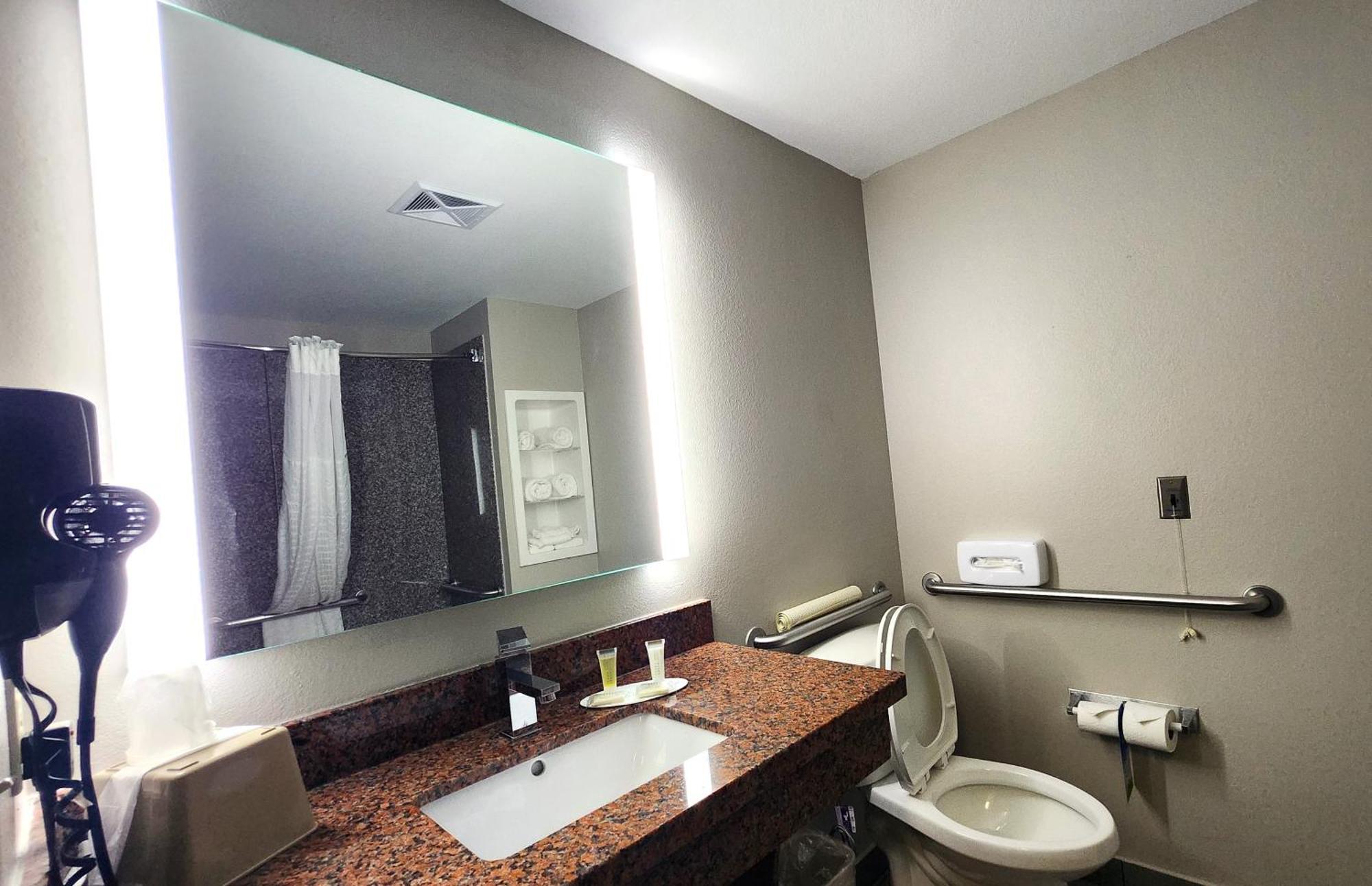 Days Inn & Suites By Wyndham Russellville Εξωτερικό φωτογραφία